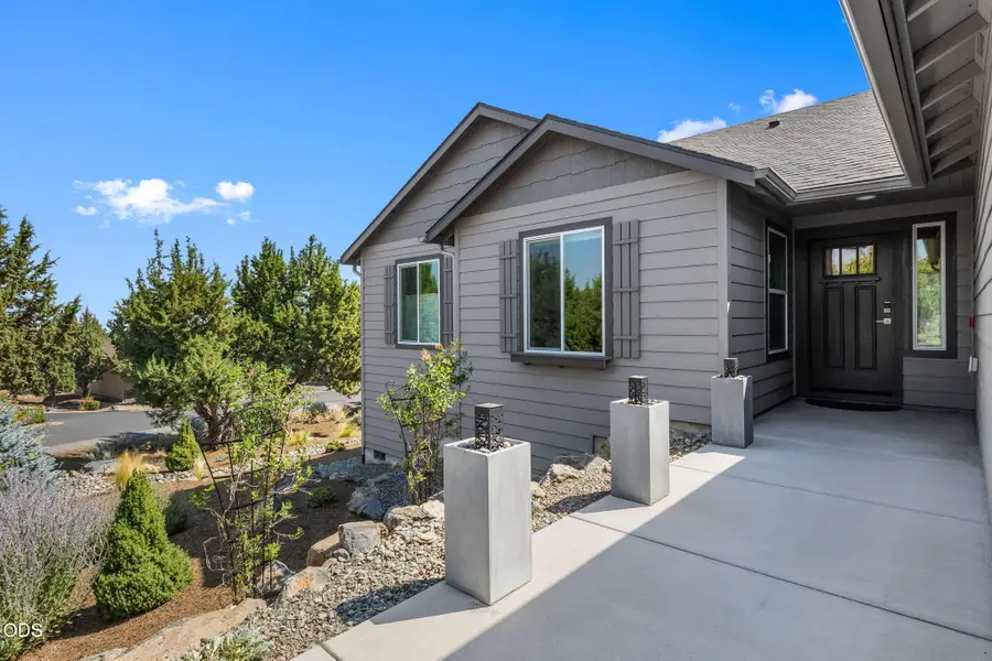 222 Highland Meadow Loop, Redmond, OR 97756 - #3