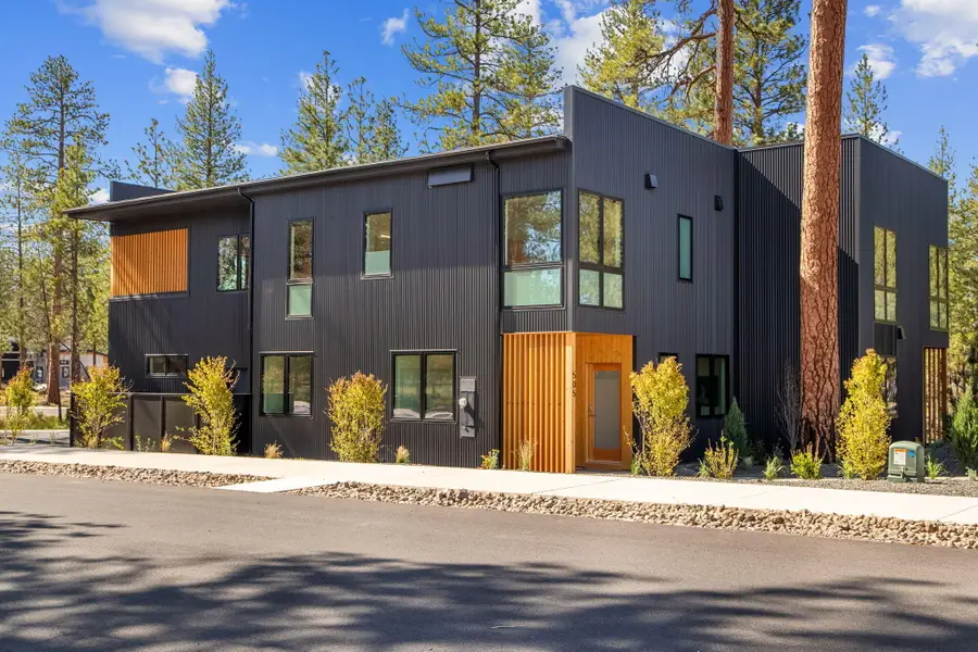 415 N Pine Street, Sisters, OR 97759 - #3