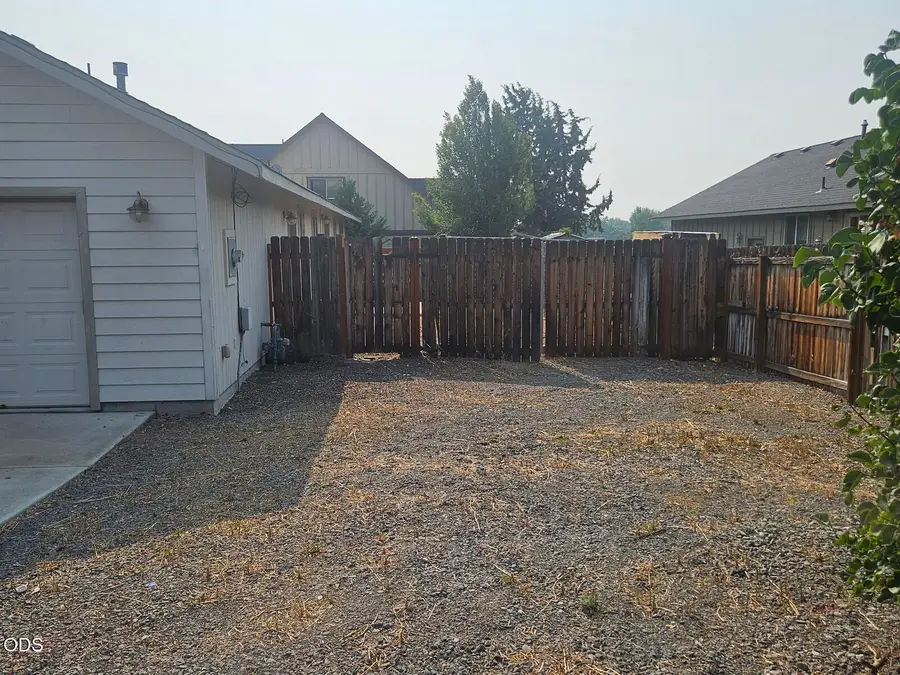 825 NW Poplar Place, Redmond, OR 97756 - #3