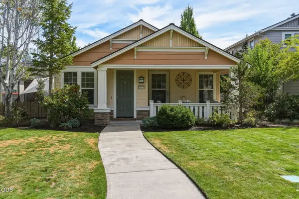 61574 Devils Lake Drive, Bend, OR 97702