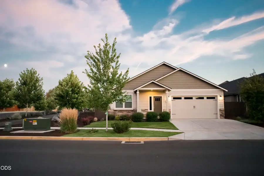 2322 NW Kingwood Avenue, Redmond, OR 97756 - #2