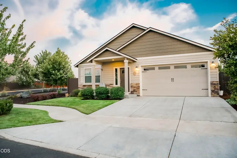 2322 NW Kingwood Avenue, Redmond, OR 97756 - #3