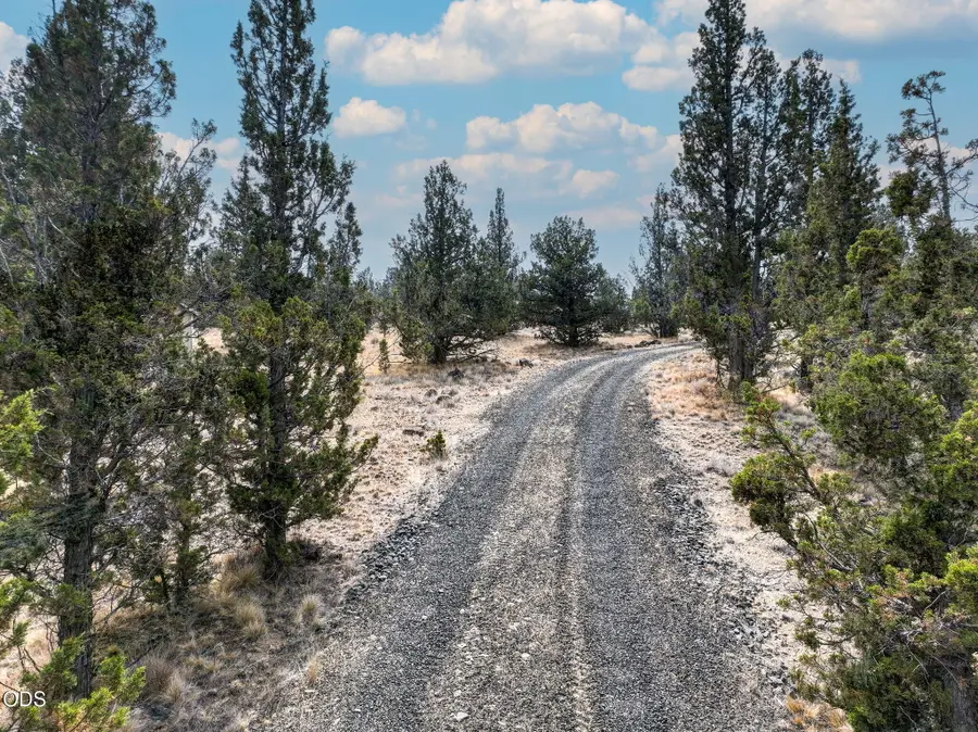 6216 SE Cedar Hills Court, Prineville, OR 97754 - #2