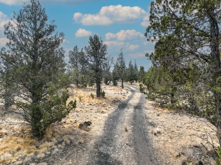 6216 SE Cedar Hills Court, Prineville, OR 97754 - #3