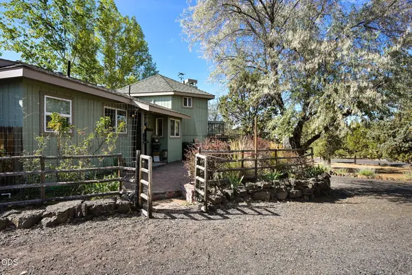 8867 SW Shad Road, Terrebonne, OR 97760