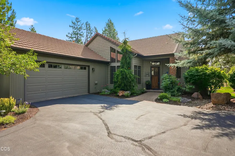 61927 Fall Creek Loop, Bend, OR 97702 - #3