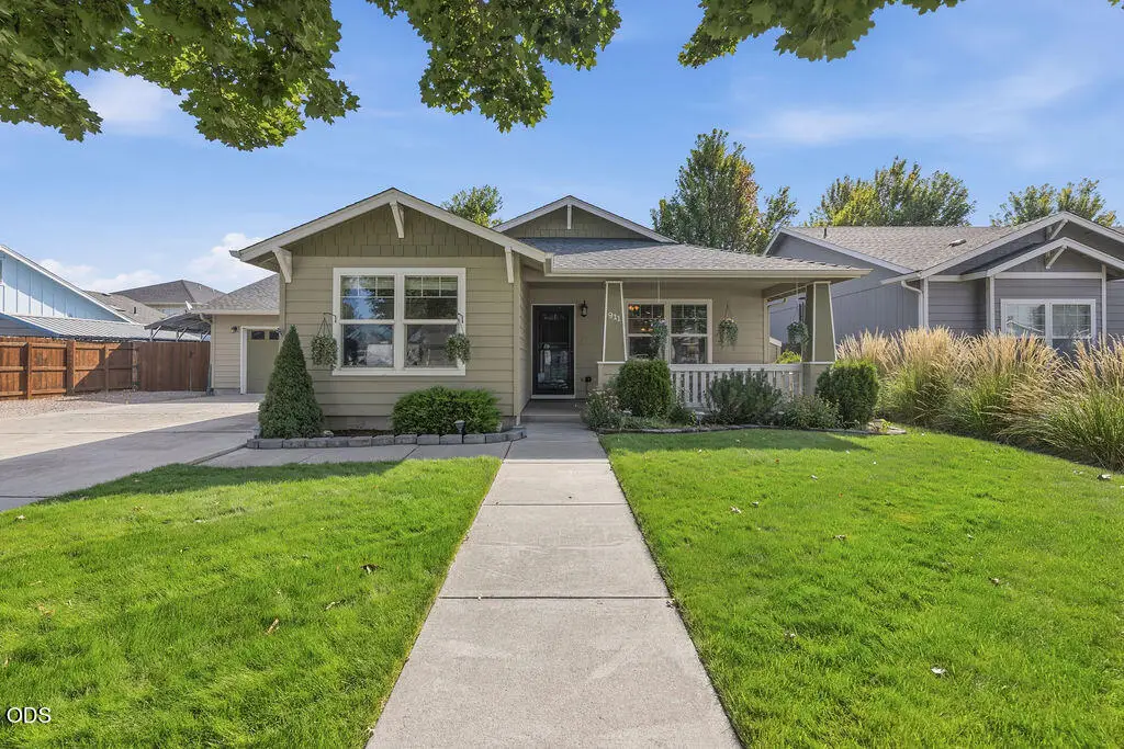 911 NE Stoneridge Loop, Prineville, OR 97754 - #1