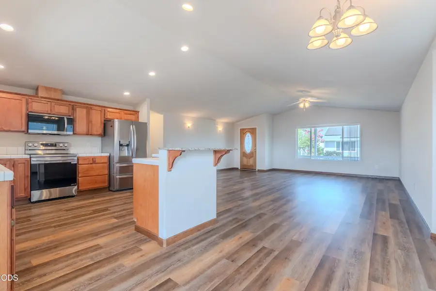 2102 Lara Lane, Central Point, OR 97502 - #2
