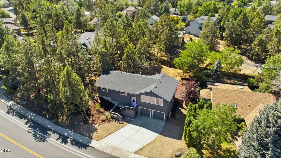 3037 NE Purcell Boulevard, Bend, OR 97701 - #3