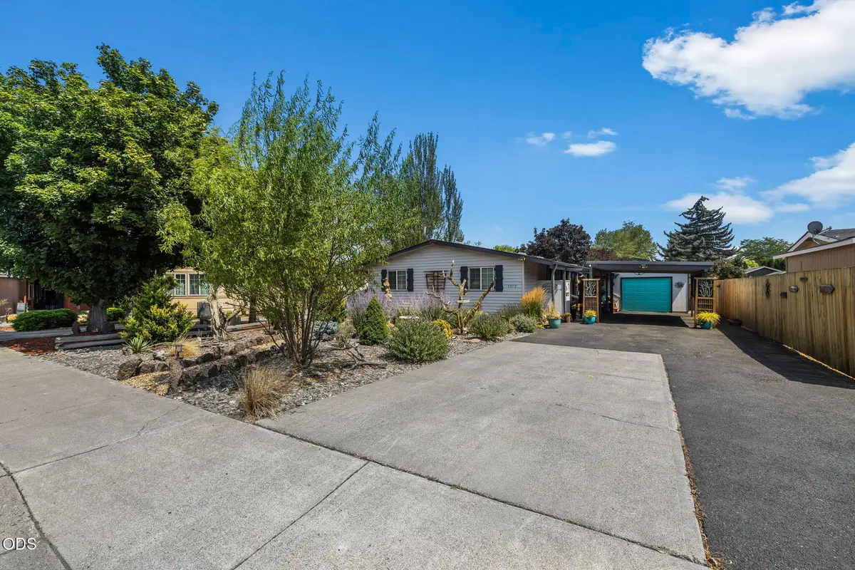 1712 NW Elm Court, Redmond, OR 97756 - #1