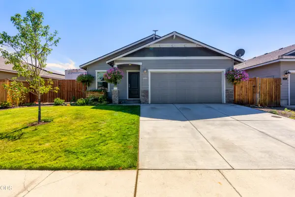 2466 SW Metolius Avenue, Redmond, OR 97756