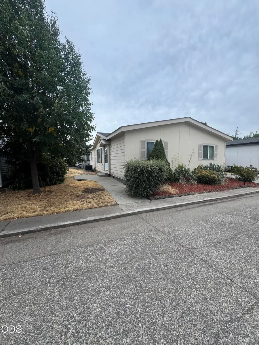2252 Table Rock Road #SPC 121, Medford, OR 97501 - #3