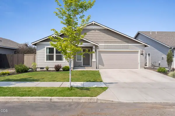 2477 SW Newberry Loop, Redmond, OR 97756