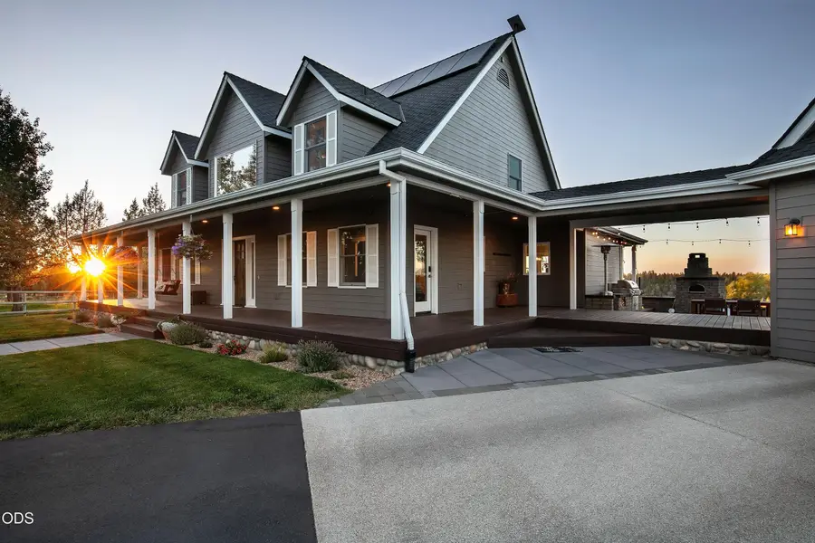 6105 NW Kingwood Avenue, Redmond, OR 97756 - #2