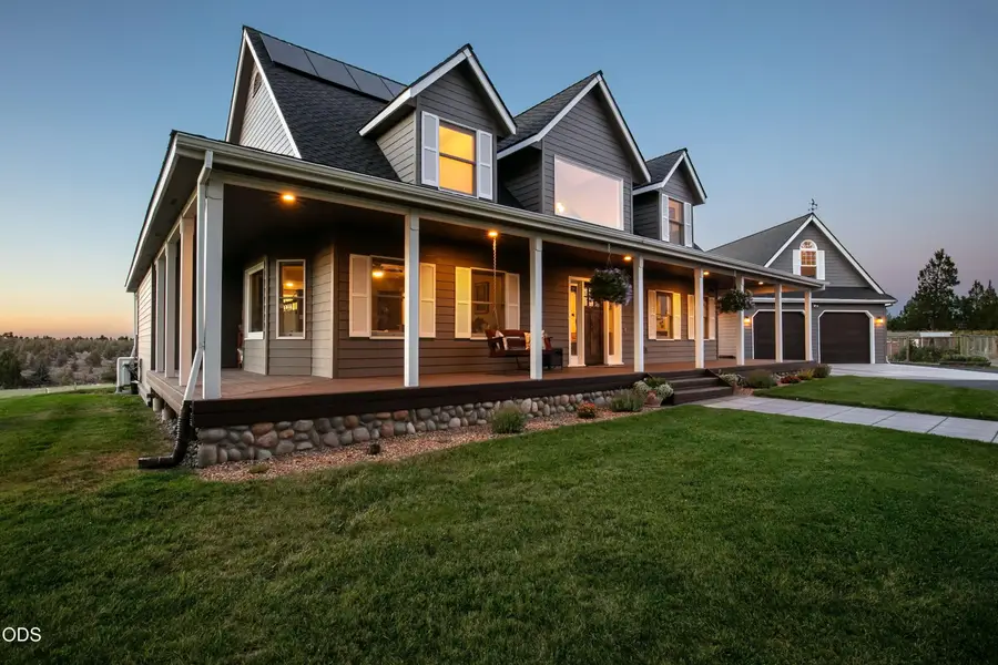 6105 NW Kingwood Avenue, Redmond, OR 97756 - #3