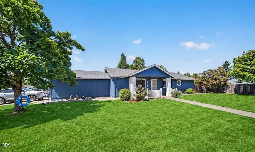 1011 Coachman Drive, Central Point, OR 97502 - #1