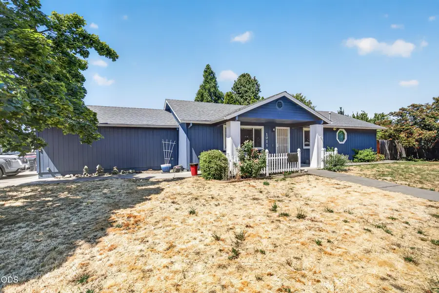 1011 Coachman Drive, Central Point, OR 97502 - #2