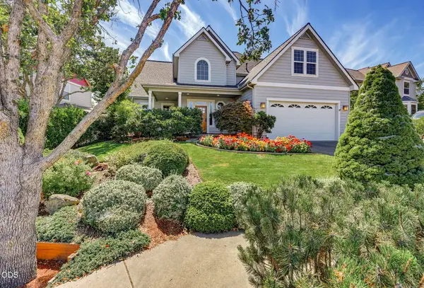 527 Sutton Place, Ashland, OR 97520