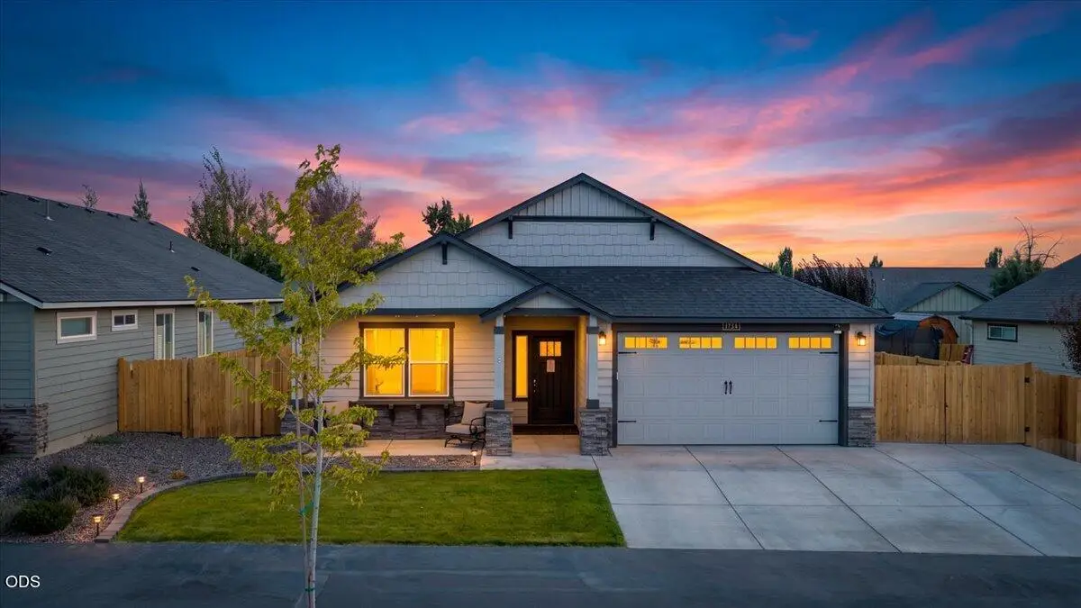 1734 NW Upas Place, Redmond, OR 97756 - #1