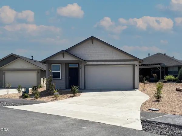 2618 NW 26th Loop North, Redmond, OR 97756