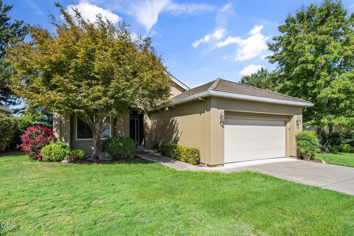706 Summerwood Drive, Medford, OR 97504 - #1