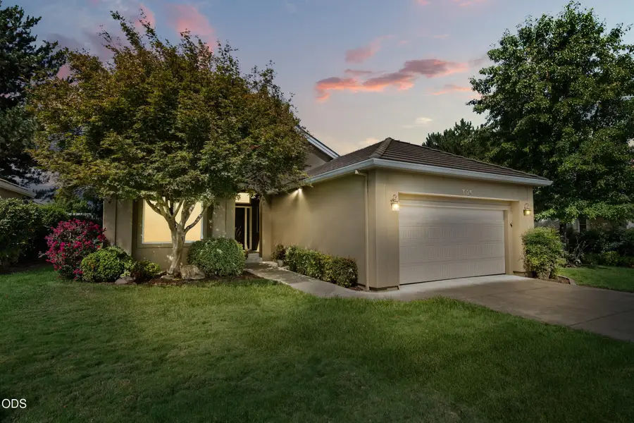 706 Summerwood Drive, Medford, OR 97504 - #2