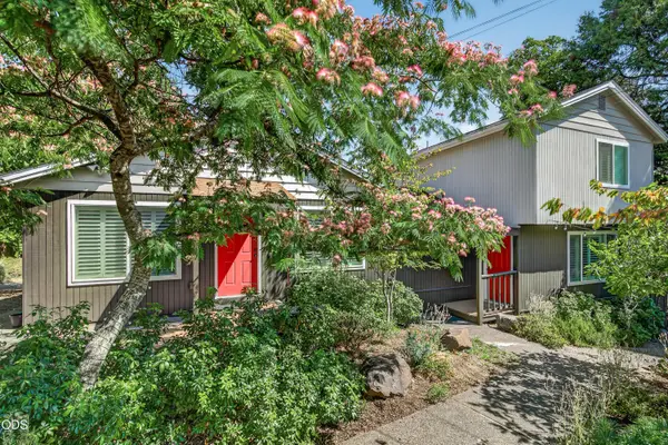 373 Iowa Street, Ashland, OR 97520