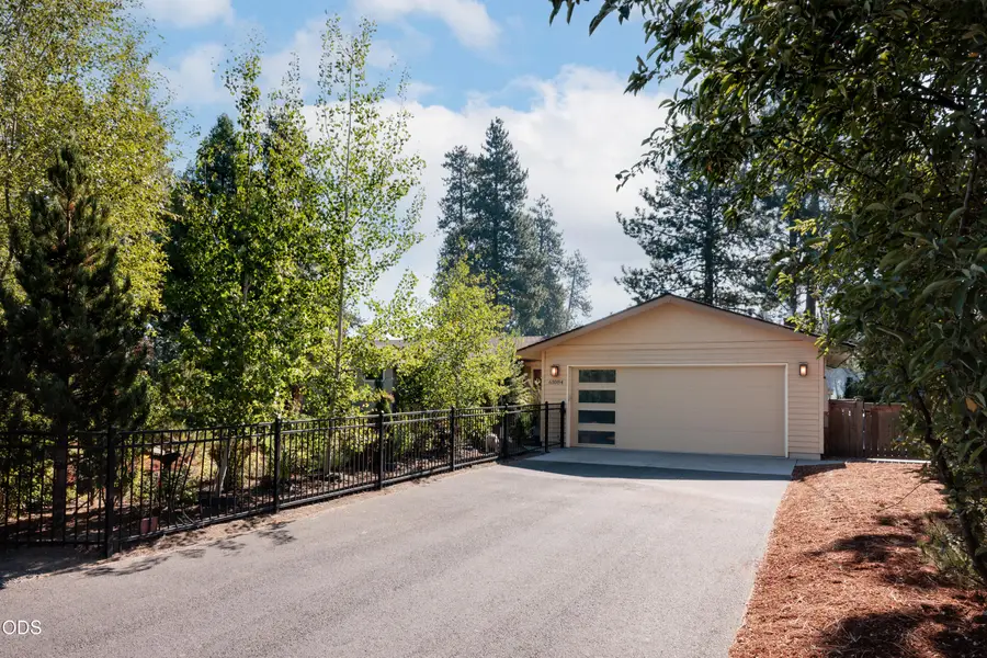 61084 Parrell Road, Bend, OR 97702 - #2