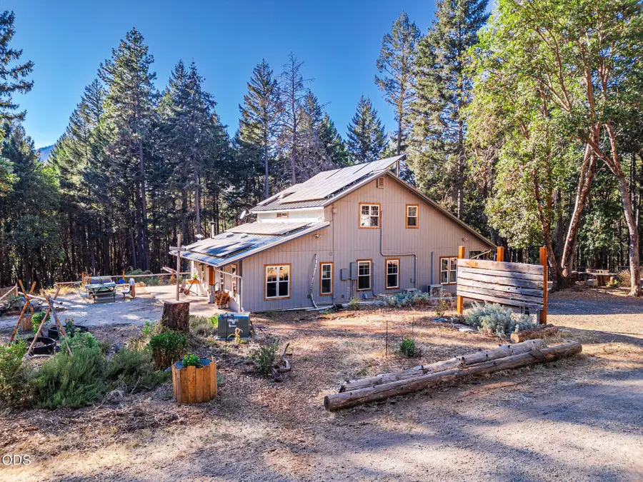 123 Rogue Riffle Drive, Grants Pass, OR 97526 - #3
