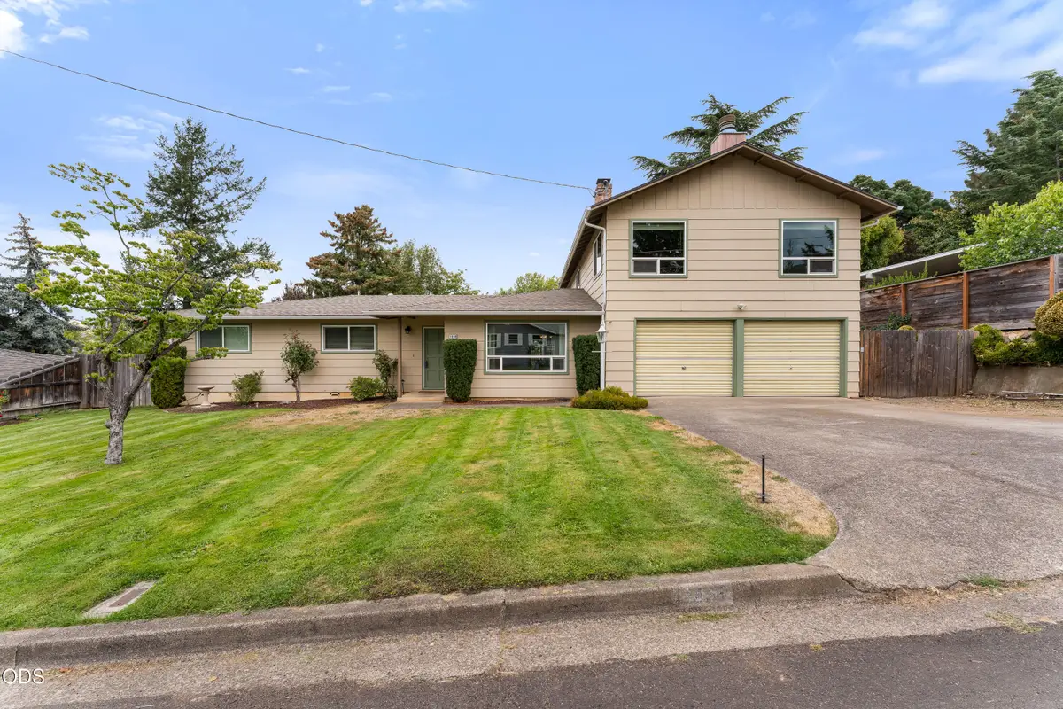 1058 Linda Avenue, Ashland, OR 97520 - #1
