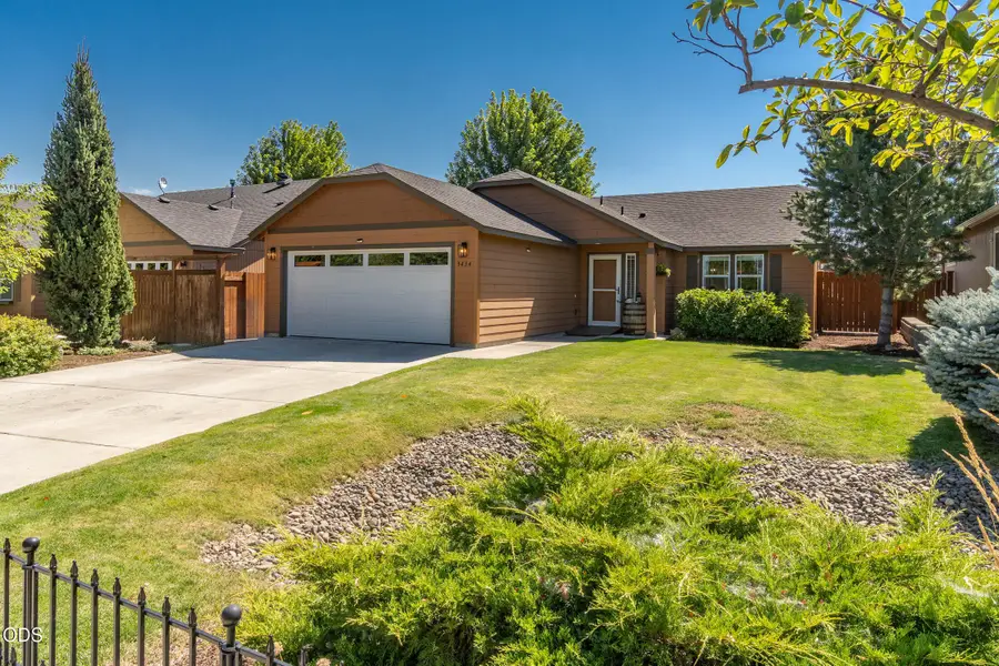3434 NW Dogwood Avenue, Redmond, OR 97756 - #3