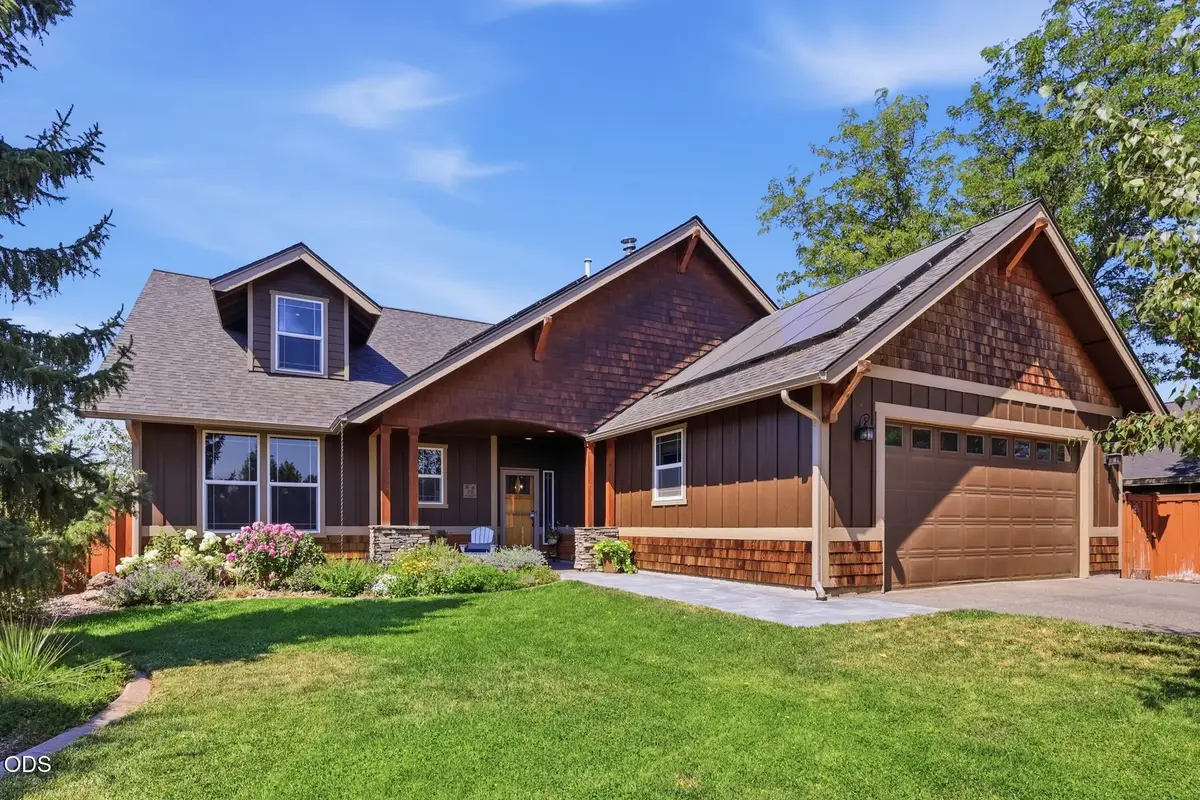 2238 NW Oak Avenue, Redmond, OR 97756 - #1