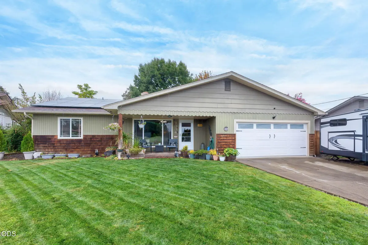 1334 SW Isham Street, Grants Pass, OR 97526 - #1