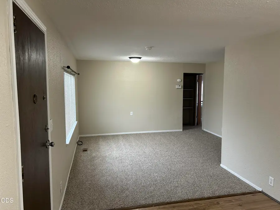 1216 Maple Park Drive, Medford, OR 97501 - #2