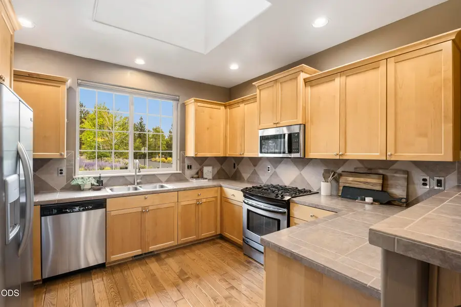 61146 SE Sydney Harbor Drive, Bend, OR 97702 - #3
