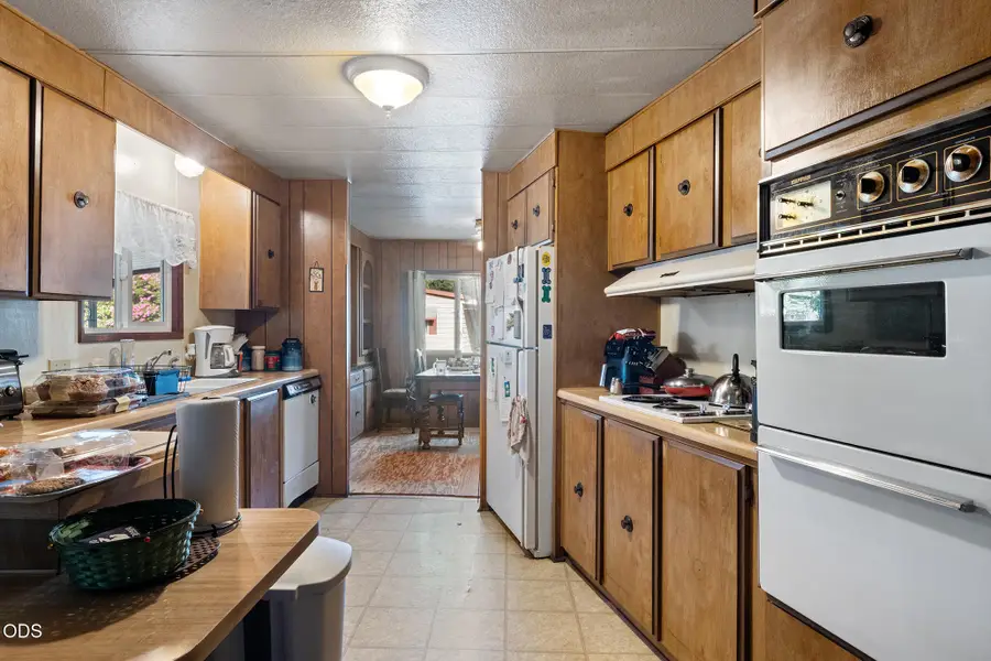 515 E Main Street #UNIT 4, Rogue River, OR 97537 - #3