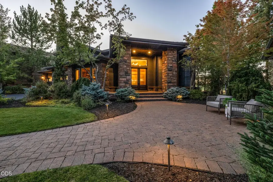 19275 Green Lakes Loop, Bend, OR 97702 - #2