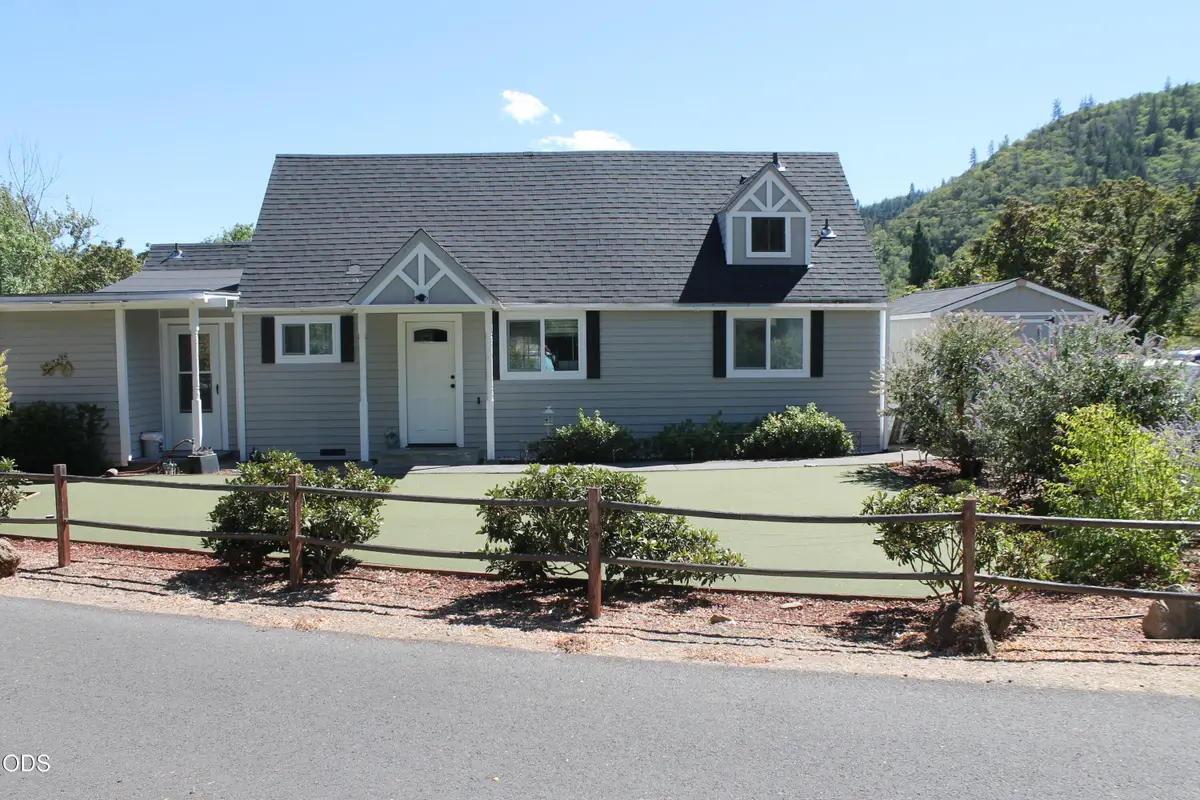 284 N 1st Avenue, Gold Hill, OR 97525 - #1