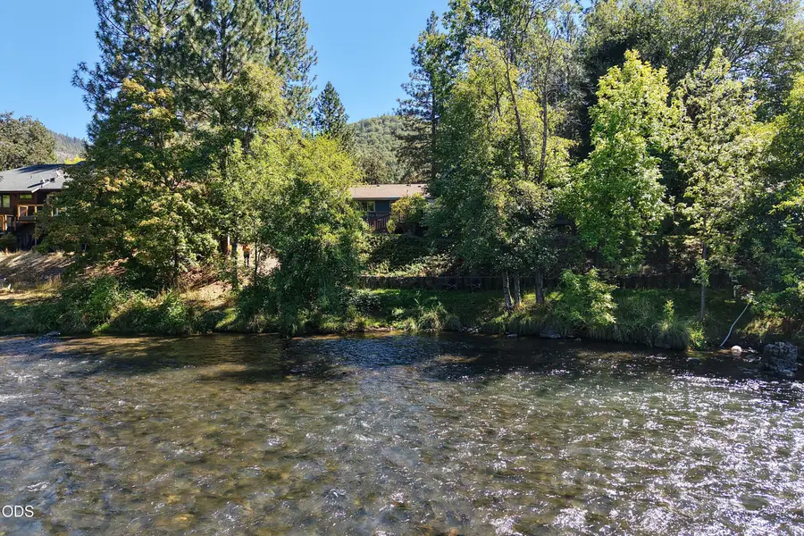 965 Old Ferry Road, Shady Cove, OR 97539 - #2