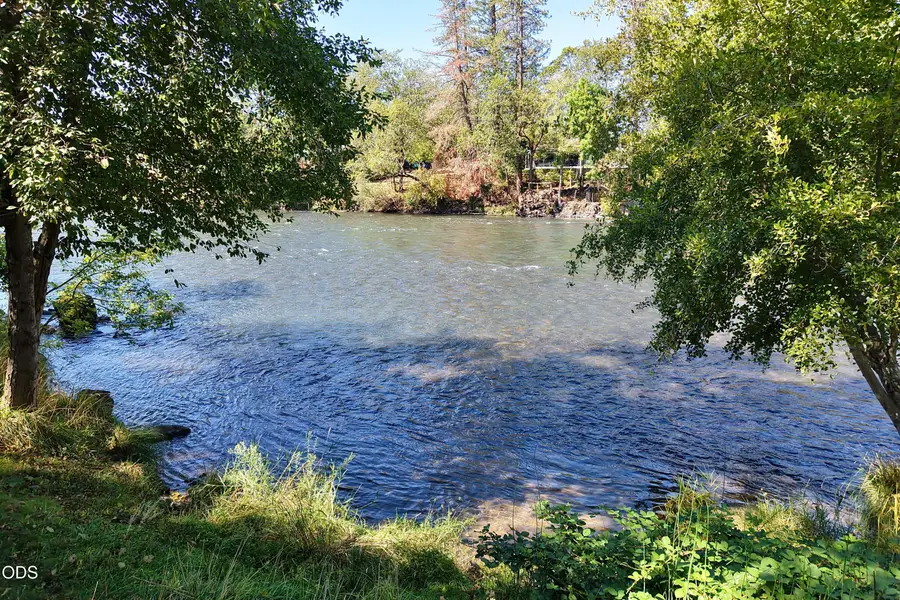 965 Old Ferry Road, Shady Cove, OR 97539 - #3