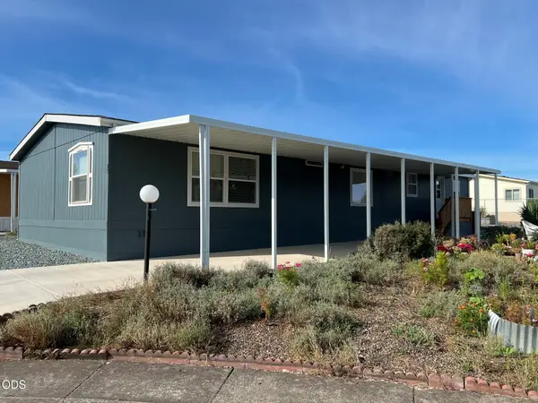 4729 S Pacific Highway #37, Phoenix, OR 97535