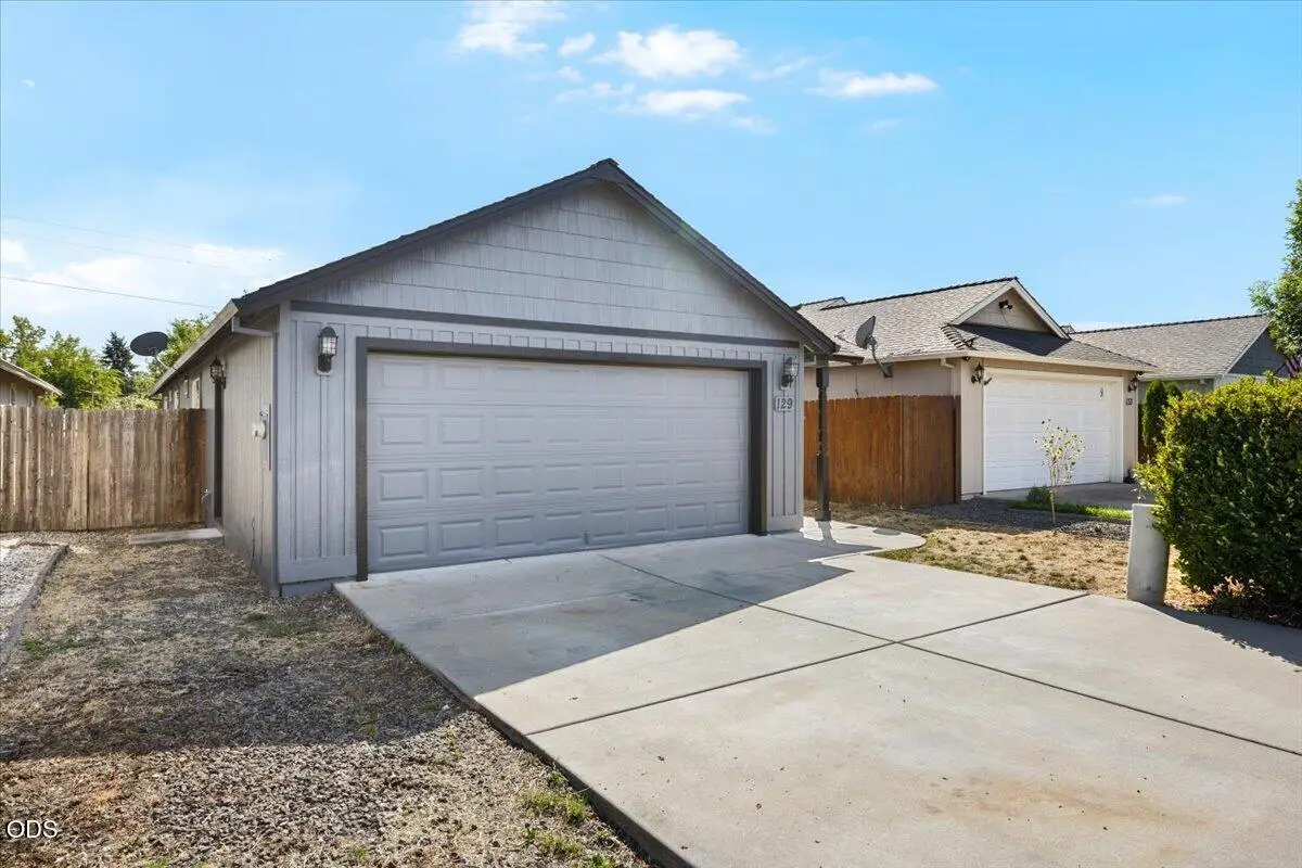 129 Cottonwood Drive, Eagle Point, OR 97524 - #1
