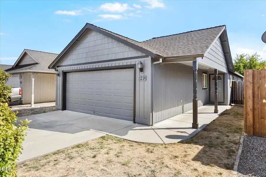 129 Cottonwood Drive, Eagle Point, OR 97524 - #2