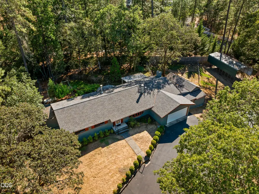387 Carrollwood Drive, Grants Pass, OR 97527 - #2