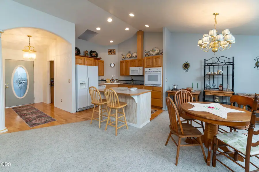 1035 NE Wyoming Drive, Prineville, OR 97754 - #3