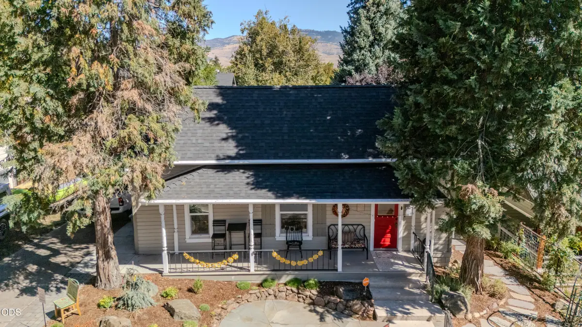 63 Nutley Street, Ashland, OR 97520 - #1