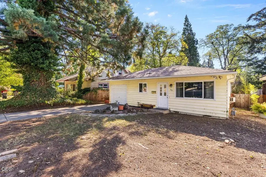 28 Eastwood Drive, Medford, OR 97504 - #2