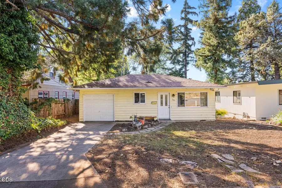 28 Eastwood Drive, Medford, OR 97504 - #3