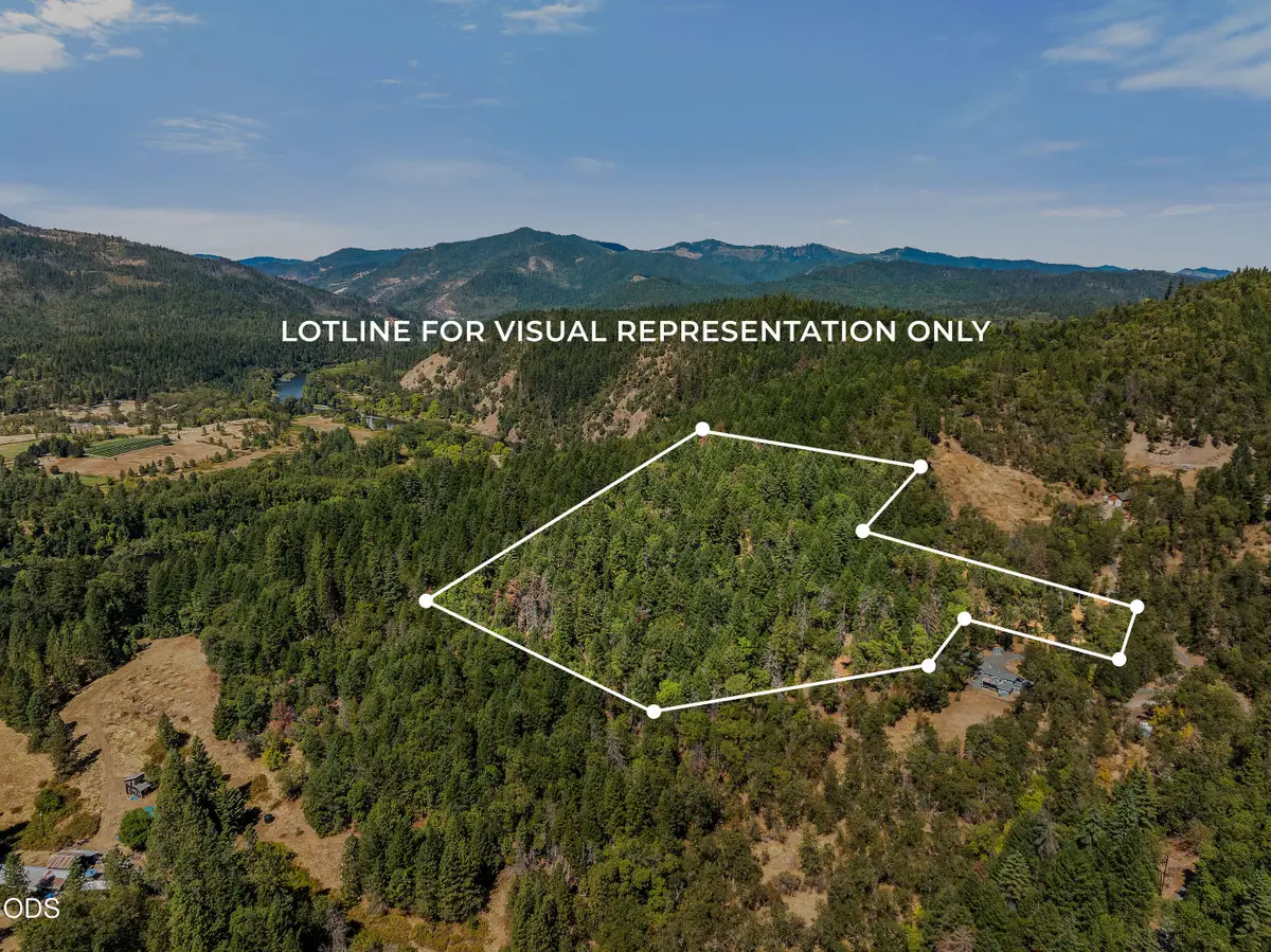 615 W Hawksdale Drive #TL303, Grants Pass, OR 97526 - #1