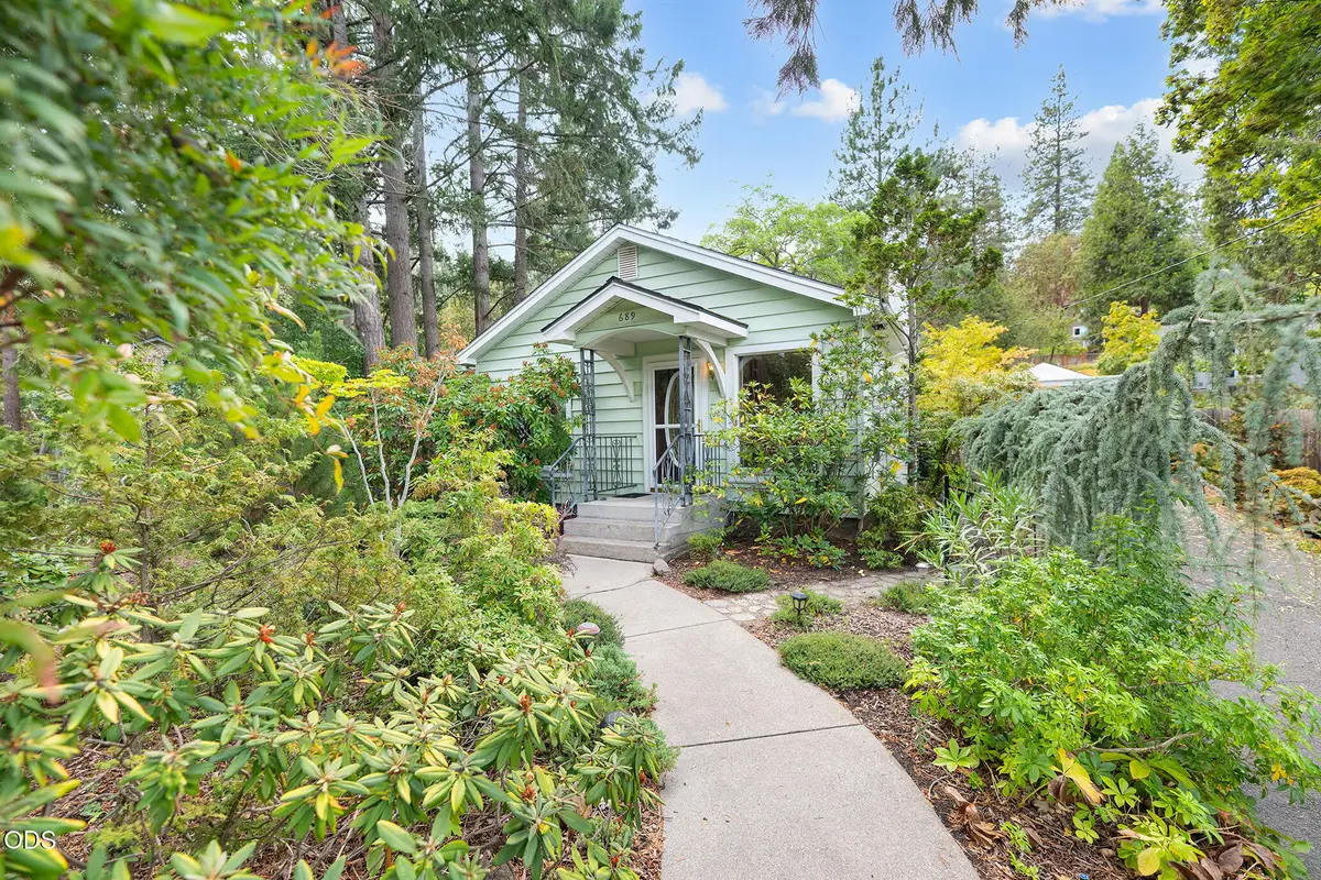 689 Beach Street, Ashland, OR 97520 - #1